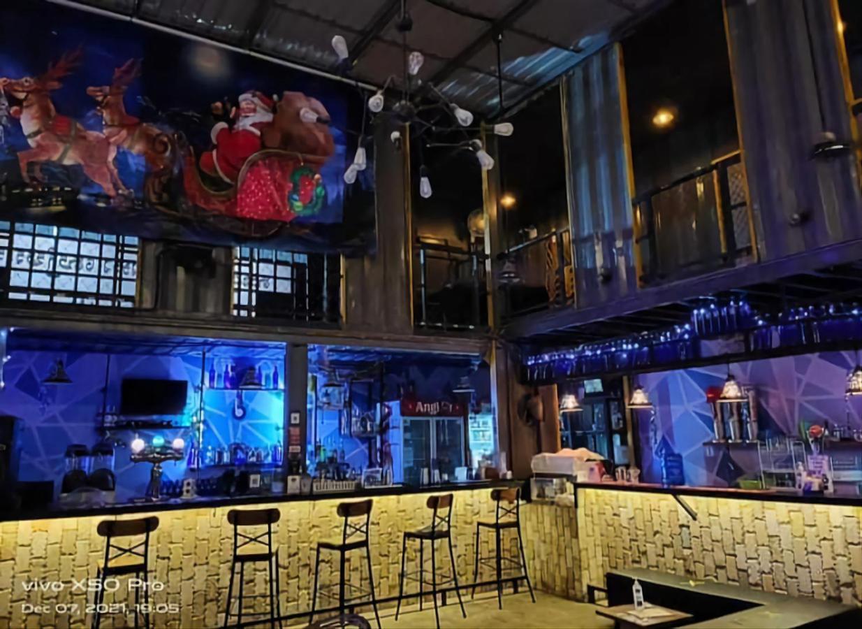 Revolution Siem Reap Hostel Екстериор снимка