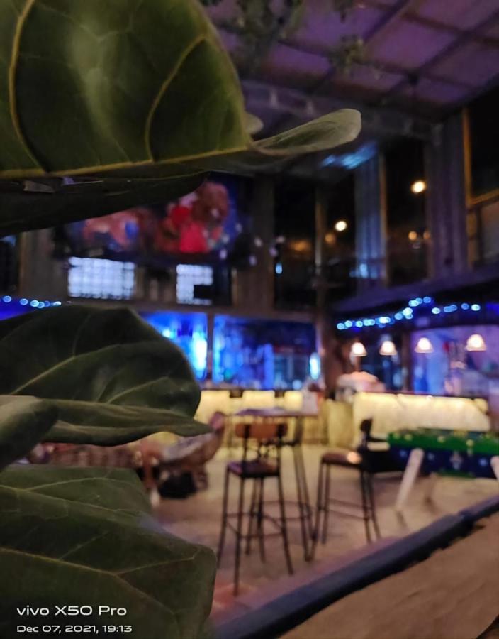 Revolution Siem Reap Hostel Екстериор снимка