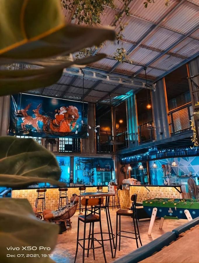 Revolution Siem Reap Hostel Екстериор снимка