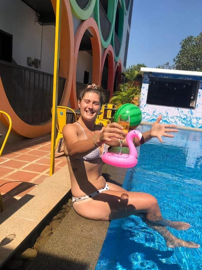 Revolution Siem Reap Hostel Екстериор снимка