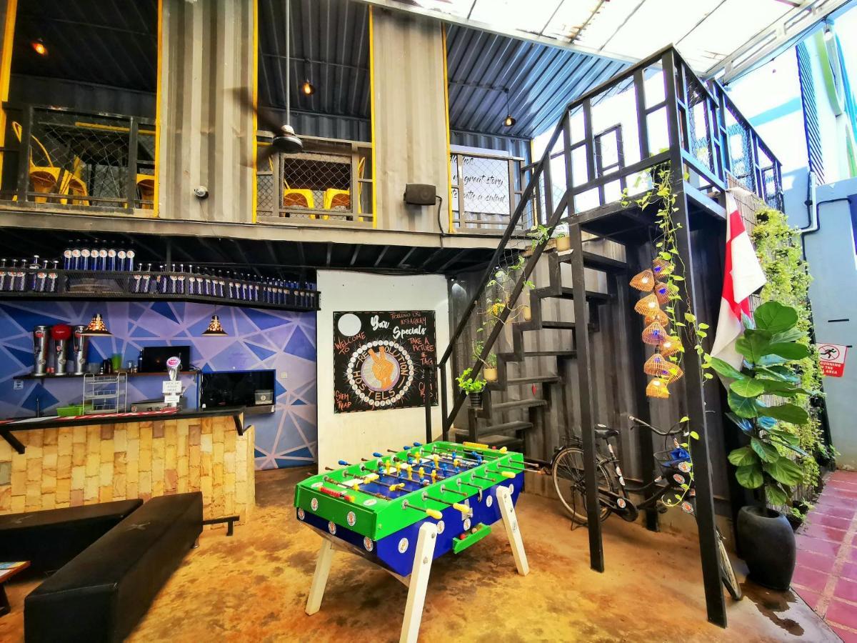 Revolution Siem Reap Hostel Екстериор снимка
