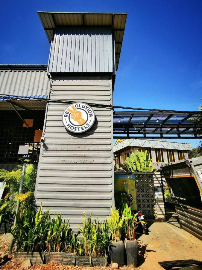 Revolution Siem Reap Hostel Екстериор снимка