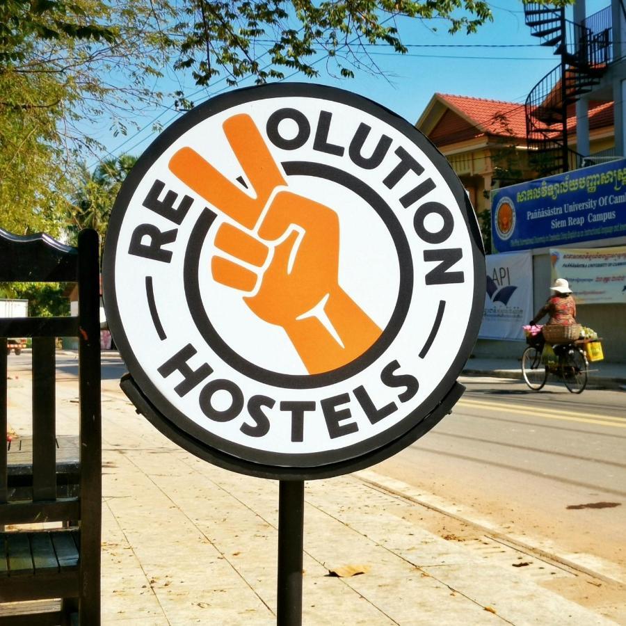 Revolution Siem Reap Hostel Екстериор снимка