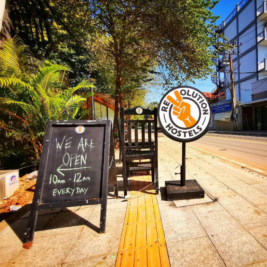 Revolution Siem Reap Hostel Екстериор снимка